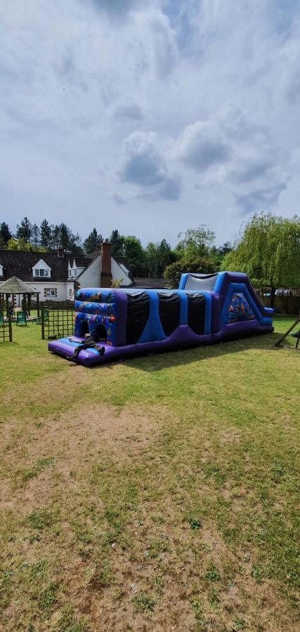 Hen & Stag Retreat Weekend Stay Sleeps 10 To 30 Thetford Exterior photo