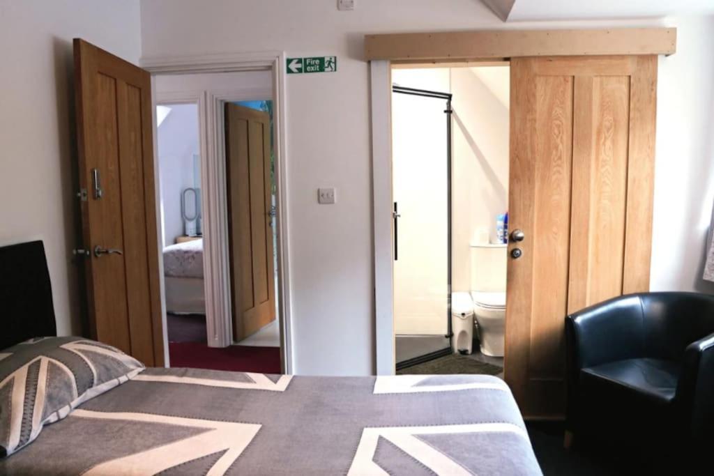 Hen & Stag Retreat Weekend Stay Sleeps 10 To 30 Thetford Exterior photo