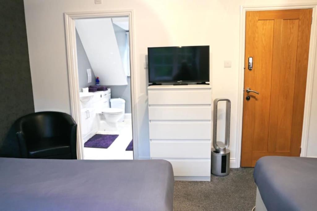 Hen & Stag Retreat Weekend Stay Sleeps 10 To 30 Thetford Exterior photo